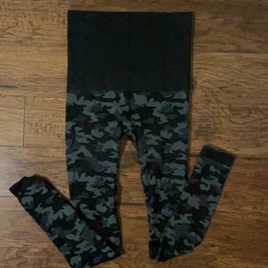 Preggo Camo Leggings S/M